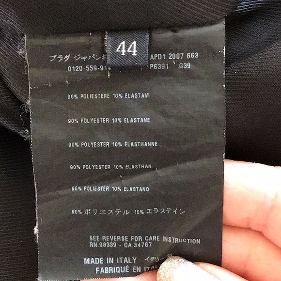 PRADA VINTAGE LIGHT FITTED COAT. - Picture 10 of 10